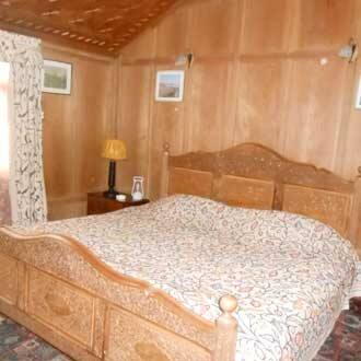 Pala Palace Houseboat, Srinagar 2